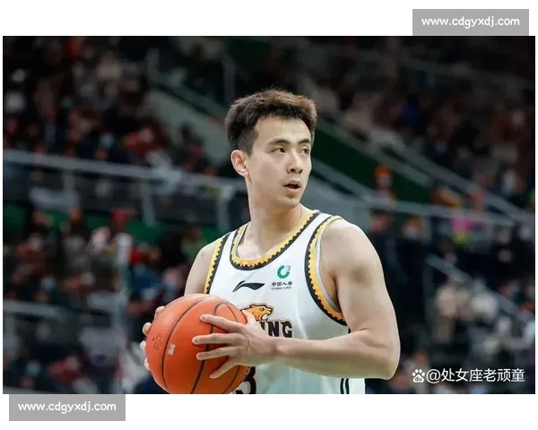 赵继伟驻足科比雕像前：8 与 24 的跨洋篮球对话